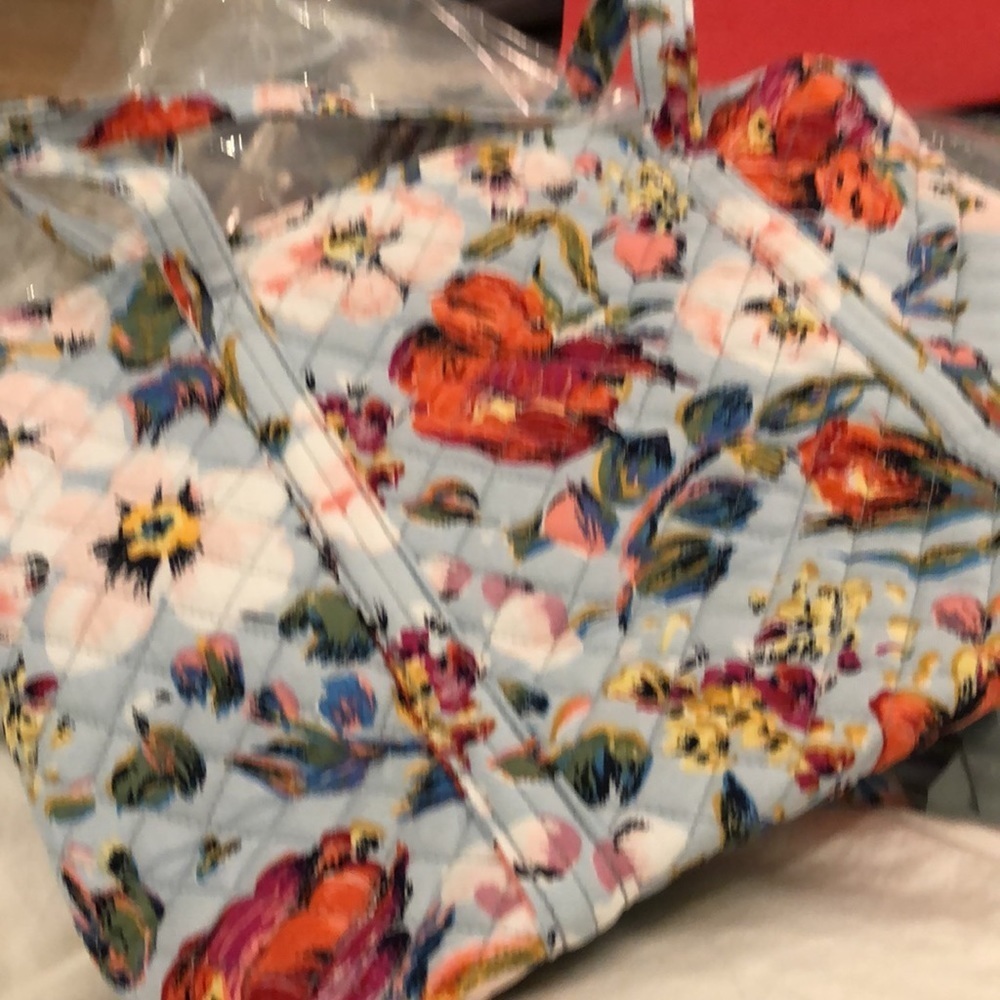 VERA BRADLEY SMALL SEA AIR FLORAL TOTE BAG NWT - Picture 3 of 9